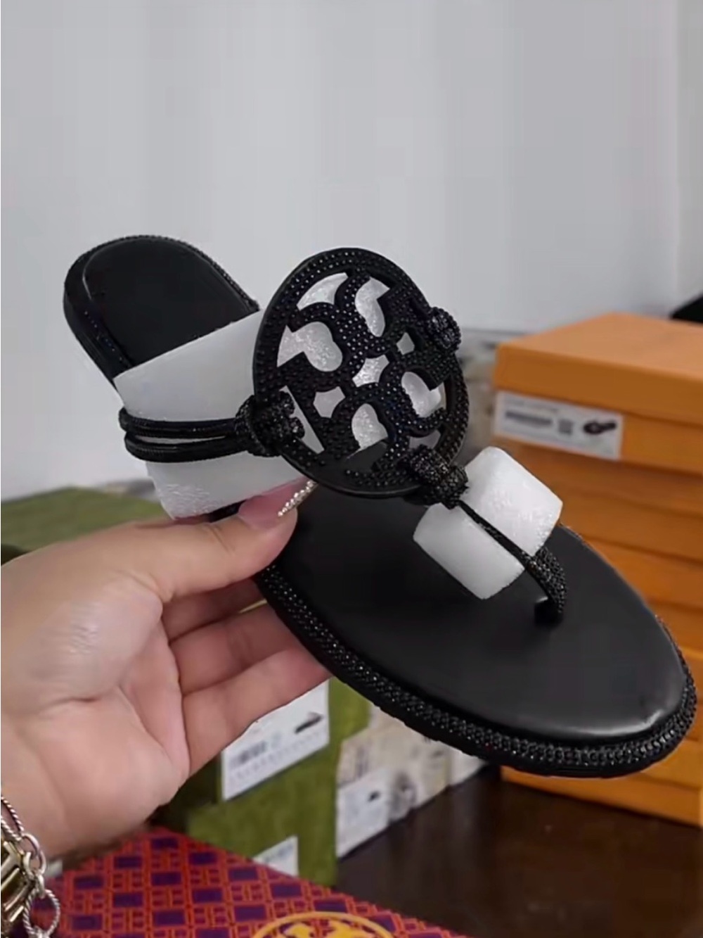 Women’s black Toryburch sandals